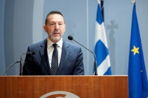 Στουρνάρας: Όταν αρνήθηκα την διοίκηση που ήθελε η κυβέρνηση ΣΥΡΙΖΑ στην Τράπεζα Αττικής, έστειλαν το ΣΔΟΕ στη σύζυγό μου
