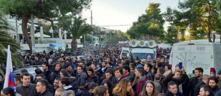 Συλλαλητήριο στο Σύνταγμα – Τί δήλωσαν οι εκπρόσωποι ομοσπονδιών και συνδικάτων