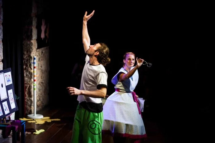 «Μια τελεία… είναι μόνο η αρχή!»: Τελευταίες παραστάσεις στο Θέατρο Εν Αθήναις