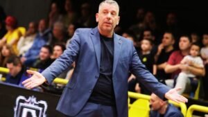 Basket League: Πρωτόγνωρο περιστατικό στην κάμερα της ΕΡΤ με Παπαθεοδώρου! – “Δεν σε φοβόμαστε”