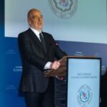 Για πρώτη φορά υπουργός Εθνικής Άμυνας σε συνέδριο στρατιωτικών – Συμφώνησαν ότι διαφωνούν – ΦΩΤΟ