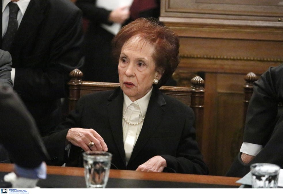 Ο Πολιτικός Κόσμος Συλλέγεται για να Αποχαιρετήσει την Άννα Μπενάκη-Ψαρούδα: Μια Πορεία Ηθους και Προσφοράς