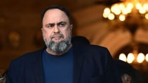 Βαγγέλης Μαρινάκης στο Ρέντη: “Χρυσό” πριμ για το πρωτάθλημα και απόλυτη εμπιστοσύνη σε παίκτες και Μεντιλίμπαρ