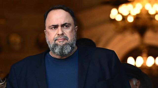 Βαγγέλης Μαρινάκης στο Ρέντη: “Χρυσό” πριμ για το πρωτάθλημα και απόλυτη εμπιστοσύνη σε παίκτες και Μεντιλίμπαρ