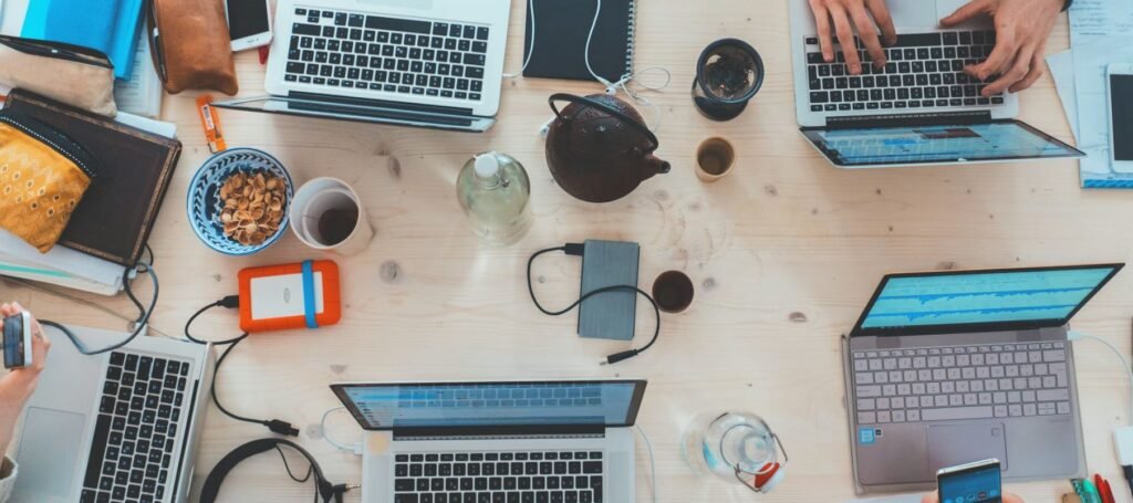 Ελεύθεροι Επαγγελματίες: Σημαντικές Αλλαγές στην Εφορία – Τι Φέρνει το Νέο Έντυπο Ε3 και ο Φορο-Λογαριασμός