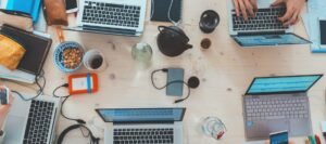 Νέα Έρευνα: Γιατί το 51% των Ελλήνων Ταλέντων Αναζητά Δεύτερη Εργασία και οι Συσχετίσεις με την Τεχνητή Νοημοσύνη και την Εμπιστοσύνη