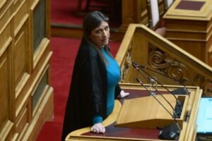 Ζωή Κωνσταντοπούλου στη Βουλή: «Ένα είναι το καράβι και μία η καπετάνισσα» – Σφοδρή κριτική στην εξωτερική πολιτική της κυβέρνησης