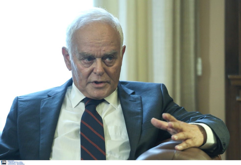 Ο Πολιτικός Κόσμος Αποχαιρετά με Θλίψη Τον Αντώνη Μανιτάκη: Έναν Σπουδαίο Νομικό και Πολιτικό