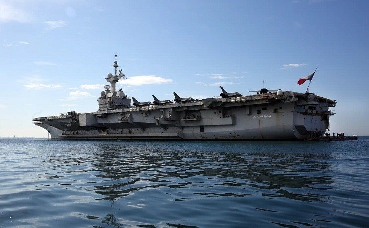 Το γαλλικό αεροπλανοφόρο “Σαρλ ντε Γκωλ” στη Βόρεια Θάλασσα