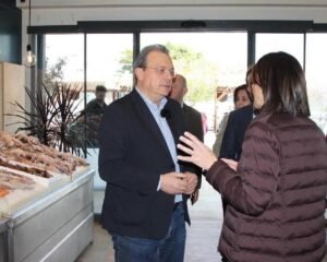 Φάμελλος: Η πολιτική της ακρίβειας από την κυβέρνηση Μητσοτάκη πλήττει καταναλωτές και μικρομεσαίες επιχειρήσεις