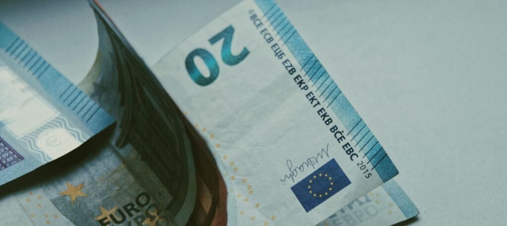 e-ΕΦΚΑ και ΔΥΠΑ: Από αύριο έως 27 Φεβρουαρίου, ποιοι δικαιούχοι θα δουν χρήματα στους λογαριασμούς τους