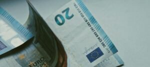 e-ΕΦΚΑ και ΔΥΠΑ: Από αύριο έως 27 Φεβρουαρίου, ποιοι δικαιούχοι θα δουν χρήματα στους λογαριασμούς τους