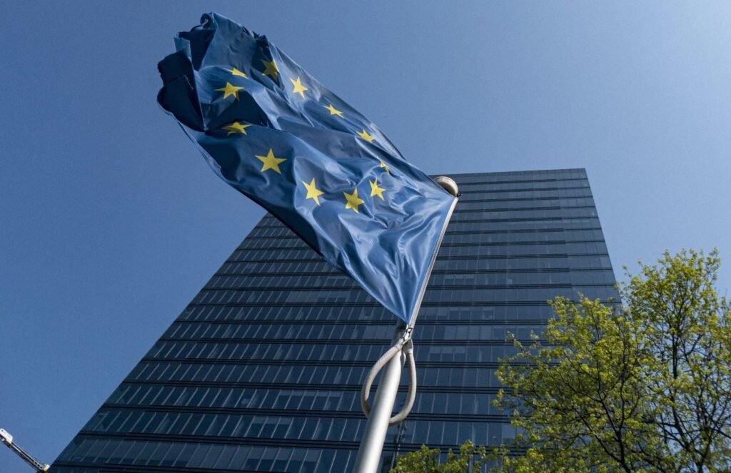 Η Ευρωπαϊκή Επιτροπή ζητά διασφάλιση των δεσμεύσεων μετά την απόφαση του Ανώτατου Δικαστηρίου των ΗΠΑ: “Η συμφωνία είναι συμφωνία”