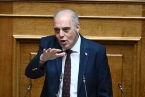 Κυριάκος Βελόπουλος: Η Ελληνική Λύση Εστιάζει σε Συνεργασίες με Εργαζόμενους Ανθρώπους και Επικρίνει την Κυβέρνηση για τον Στρατό