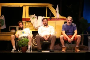 «Ας Περιμένουν οι Γυναίκες»: Το αυθεντικό ελληνικό roadtrip του Σταύρου Τσιώλη ζωντανεύει στο Θέατρο Ψυρρή