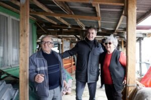 Συγκινητική Επίσκεψη και Γεύμα του Κυριάκου Μητσοτάκη με την “Κυρά του Δέλτα” στον Έβρο: “Άρτεμη, το χέλι δεν παίζεται!”