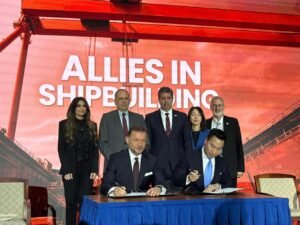 Ιστορική Τριμερής Συμφωνία Ελλάδας-ΗΠΑ-Κορέας για Ναυπηγήσεις και Ενεργειακές Επενδύσεις στην Ουάσινγκτον