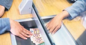 Πτώση Καταθέσεων και Δανείων τον Ιανουάριο: Ανάλυση Στοιχείων από την Τράπεζα της Ελλάδος