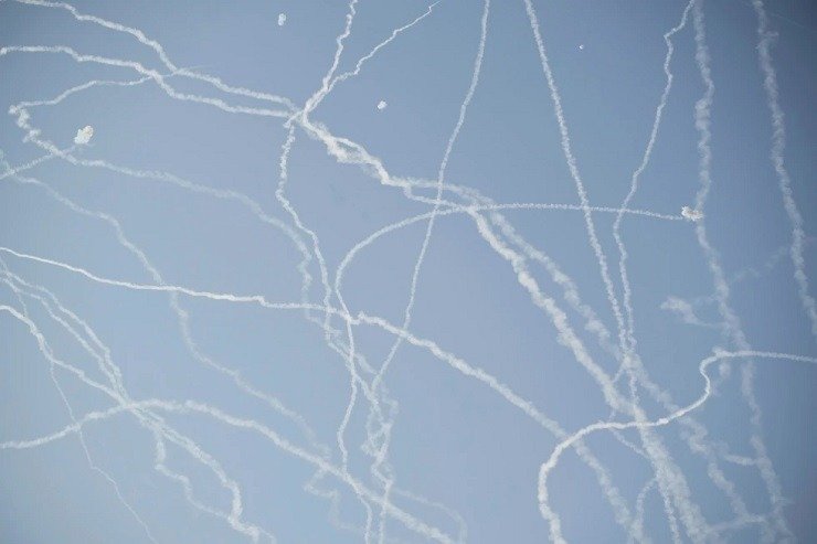 Οικονομικό σοκ για Ελλάδα από τον πόλεμο Ισραήλ-ΗΠΑ με το Ιράν – Τουρισμός, ναυτιλία και ενέργεια στο «κόκκινο»