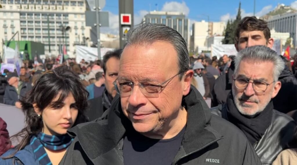 Σωκράτης Φάμελλος στο Σύνταγμα: «Απαίτηση η αλήθεια για τα Τέμπη και η απόδοση Δικαιοσύνης»