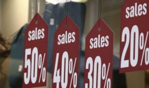 Εμπορικός Σύλλογος Αθηνών: Οι χειμερινές εκπτώσεις επιδείνωσαν την πτώση τζίρου, προειδοποιεί για λουκέτα