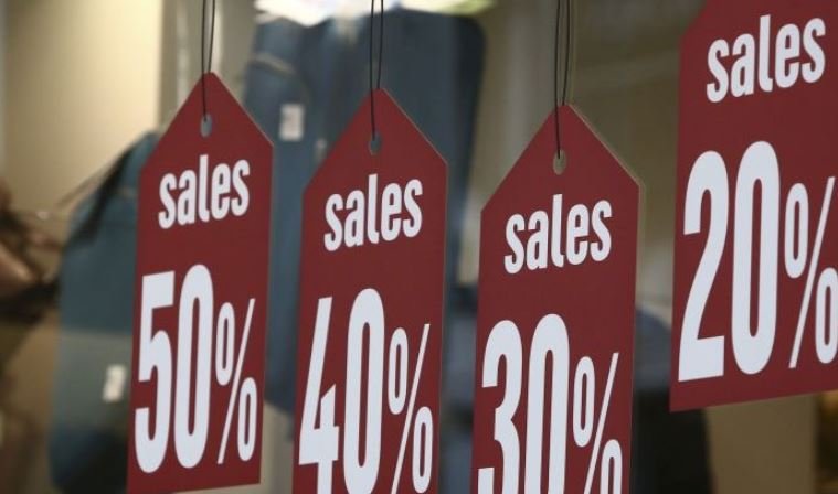 Εμπορικός Σύλλογος Αθηνών: Οι χειμερινές εκπτώσεις επιδείνωσαν την πτώση τζίρου, προειδοποιεί για λουκέτα