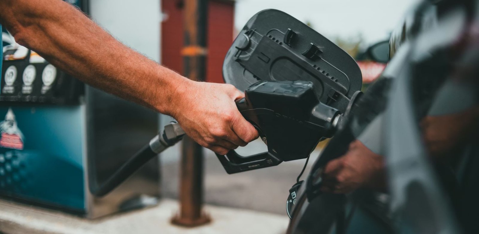 Τιμές Καυσίμων: Οι Βενζινοπώλες Προειδοποιούν για Κινητοποιήσεις και Υπέρβαση των 2€/λίτρο στη Βενζίνη – Η Κυβέρνηση και τα Πλαφόν Κέρδους