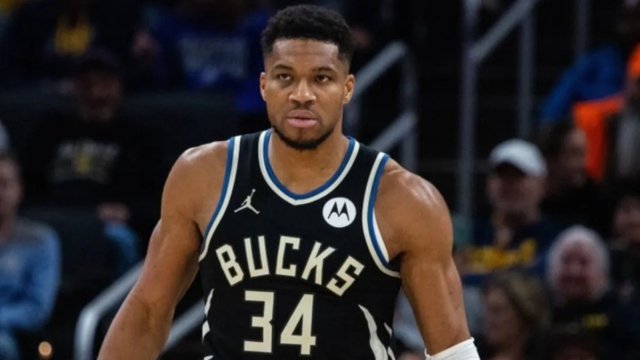 NBA: Οι Μπακς επικράτησαν των Πέισερς με σούπερ Γιάννη, ο οποίος τραυματίστηκε!