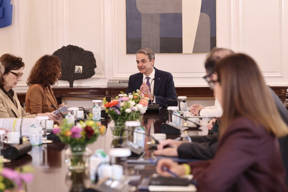 Η Κρίση στη Μέση Ανατολή «Παγώνει» τον Ανασχηματισμό: Ο Πρωθυπουργός Απορρίπτει Σενάρια Πρόωρων Εκλογών