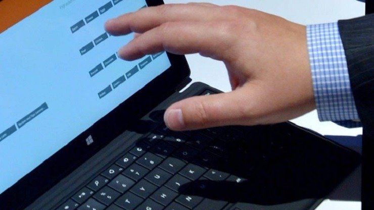 Η Ελλάδα πρωτοπορεί στον ψηφιακό μετασχηματισμό, ξεπερνώντας τον μέσο όρο του ΟΟΣΑ