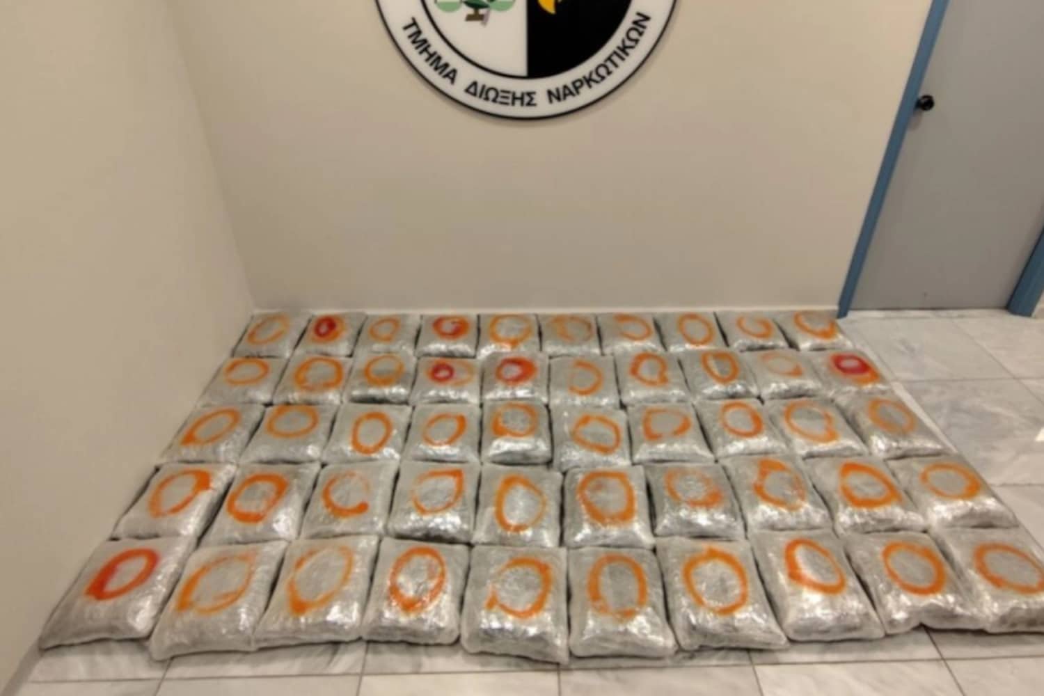 Συνελήφθη 26χρονος στην Καστοριά με 56 κιλά κάνναβης σε ταξιδιωτικούς σάκους – Lawandorder.gr