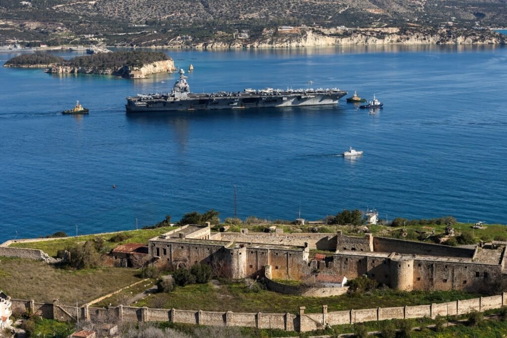 Σύλληψη 58χρονου Πολωνού στη Σούδα για κατασκοπεία: Ο ισχυρισμός του για τις φωτογραφίες πολεμικών πλοίων