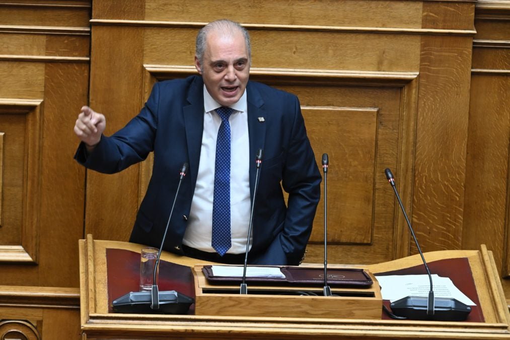 Ο Κυριάκος Βελόπουλος Ζητά Δημόσια Δέσμευση της Κυβέρνησης για την Αποφυγή Συμμετοχής σε Πολεμικές Συγκρούσεις στον Περσικό Κόλπο