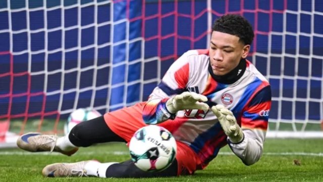 Μπάγερν Μονάχου: Ασυνήθιστη κατάσταση με τον μοναδικό διαθέσιμο τερματοφύλακα – Το εργατικό δίκαιο της Γερμανίας βάζει εμπόδια