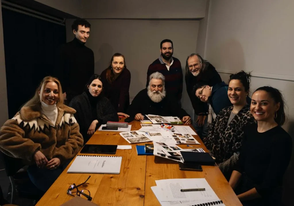 «Το Χελιδόνι» του Γκιλιέμ Κλούα: Ένα Συγκλονιστικό Ψυχολογικό Δράμα Στο Θέατρο ΕΛΕΡ, Σκηνοθετημένο από τον Γιάννη Αναστασάκη