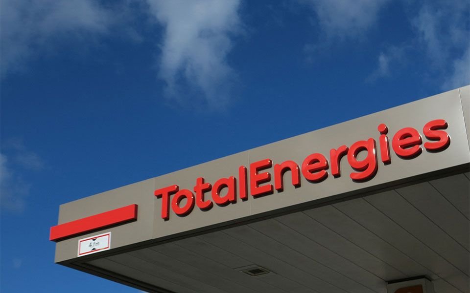 ΗΠΑ: Σχέδιο αποζημίωσης 1 δισ. δολαρίων στην Total Energies για την ακύρωση αιολικών πάρκων
