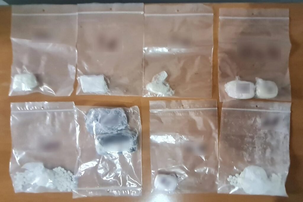 Σύλληψη άνδρα που επιχείρησε να περάσει ναρκωτικά στις φυλακές Τρικάλων, κρύβοντάς τα στα παπούτσια του