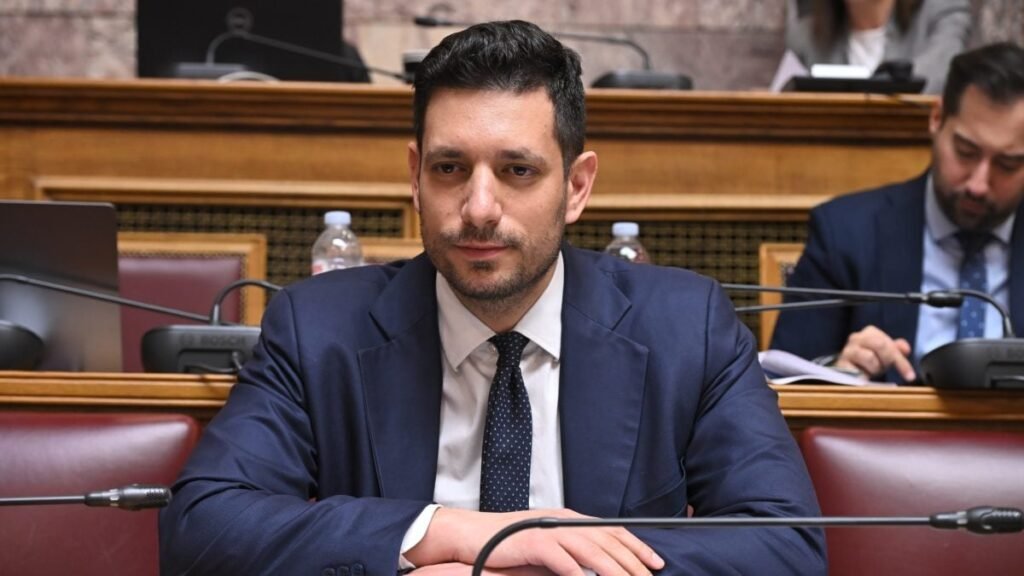 Ηλεκτροκίνηση στην Ελλάδα: Ο Αναπληρωτής Υπουργός Κωνσταντίνος Κυρανάκης Διασύρει τον Μύθο της Έλλειψης Υποδομών