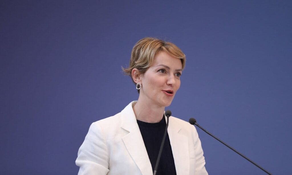 Αλεξάνδρα Σδούκου στον Realfm 97,8: Η Κυβέρνηση αναγνωρίζει τα λάθη της και εργάζεται για λύσεις