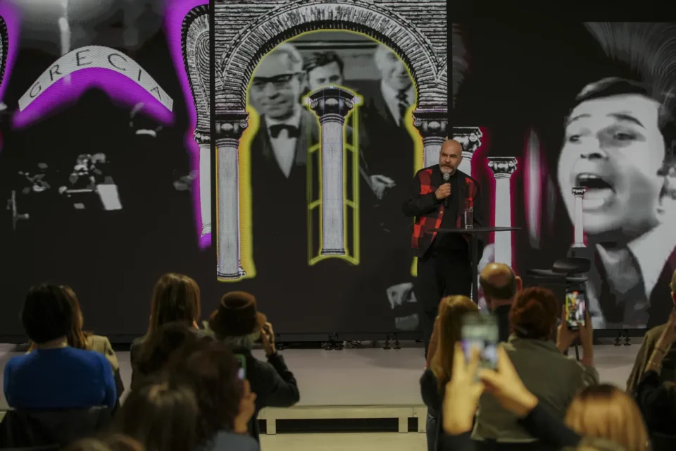 «Escape Room»: Το Ελληνικό Περίπτερο στη Μπιενάλε της Βενετίας μεταμορφώνεται σε Πλατωνικό Σπήλαιο