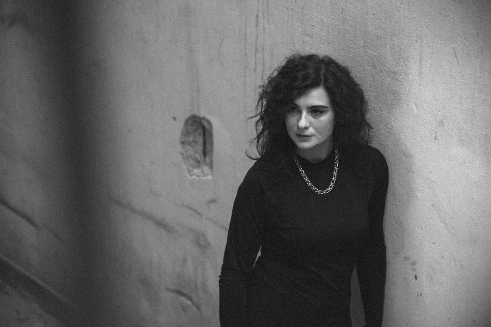 Colorgraphs: Μια Νέα Ηχητική και Οπτική Περιπέτεια στο Τζάμια Κρύσταλλα