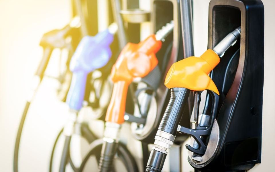 Η «Ρήτρα Διαφυγής» ως Προϋπόθεση για τη Μείωση της Φορολογίας στα Καύσιμα