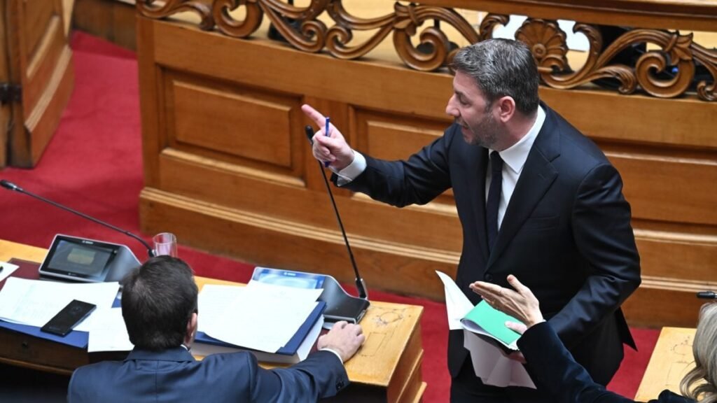 ΠΑΣΟΚ: Ο Ανδρουλάκης προειδοποιεί για νέες διαγραφές, με αιχμές για Δούκα και «κόκκινες γραμμές»