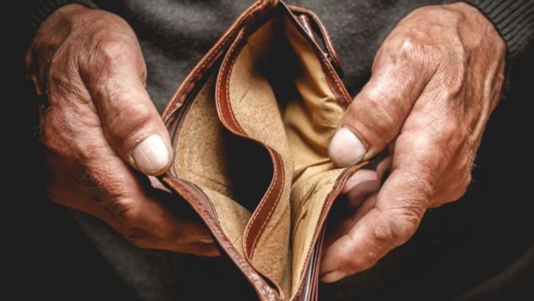 ΕΛΣΤΑΤ: Το 27,5% του πληθυσμού αντιμετώπισε πέρυσι κίνδυνο φτώχειας ή κοινωνικού αποκλεισμού – Αναλυτικά στοιχεία