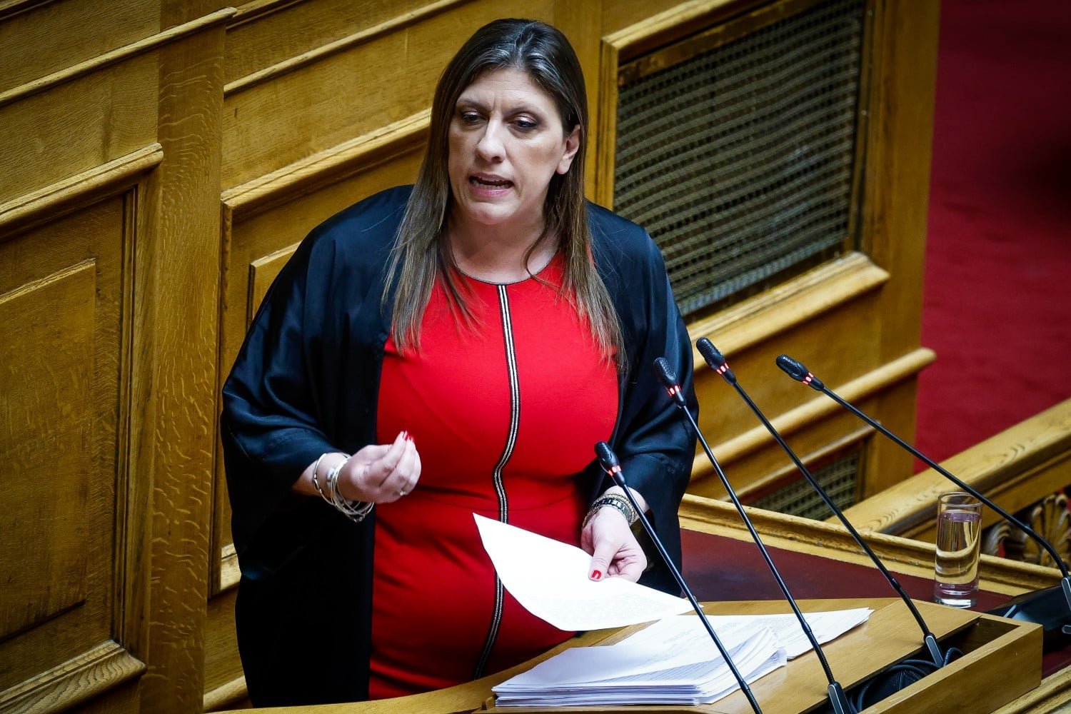 Σφοδρή απάντηση της Ένωσης Δικαστών και Εισαγγελέων στην Ζωή Κωνσταντοπούλου: «Επαγγελματίας συκοφάντης και κουραστικά επικίνδυνη»