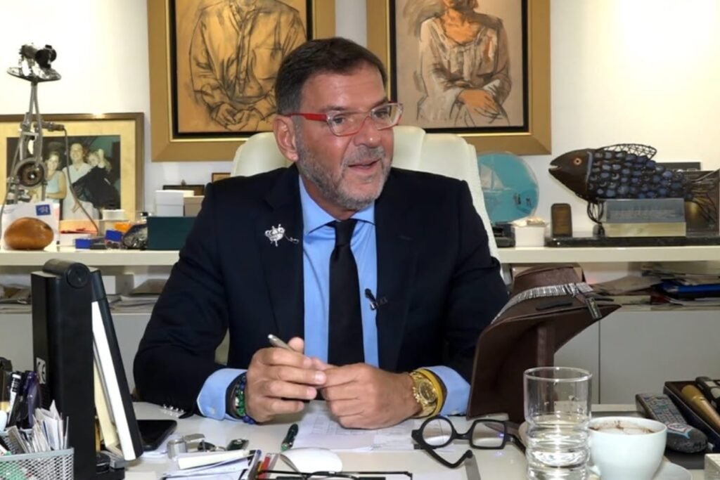 Σύλληψη Γιώργου Τσαγκαράκη: Πάνω από 500 Έργα Τέχνης Υπό Έλεγχο για Πλαστογραφία