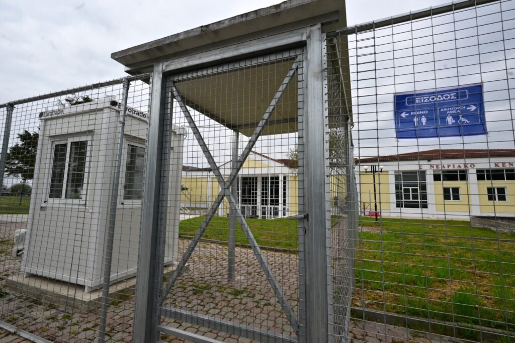 Η Δίκη για το Έγκλημα στα Τέμπη Ξεκινά: Ισχυρά Μέτρα Ασφαλείας, Ελεγχόμενη Πρόσβαση και Πληθώρα Μαρτύρων