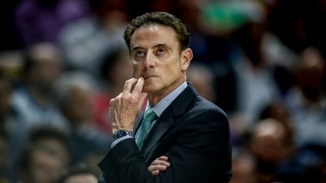 Ρικ Πιτίνο: Ο θρύλος του NCAA παλεύει με τον εφιάλτη του παρελθόντος, αναζητώντας την “δικαίωσή” του μπροστά στο Ντιουκ (Βίντεο)