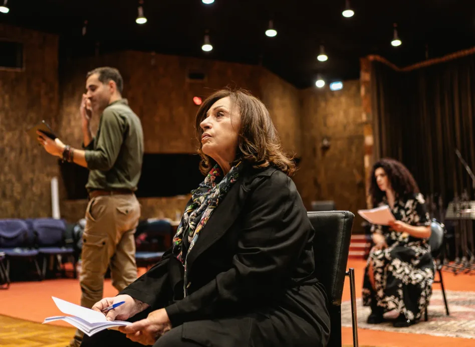 Ο Ρωμανός ο Μελωδός «ζωντανεύει» στο «ΑΥΤΟΣ ΠΟΥ ΒΡΙΣΚΕΤΑΙ ΠΑΝΤΟΥ» με τις φωνές σπουδαίων Ελλήνων καλλιτεχνών