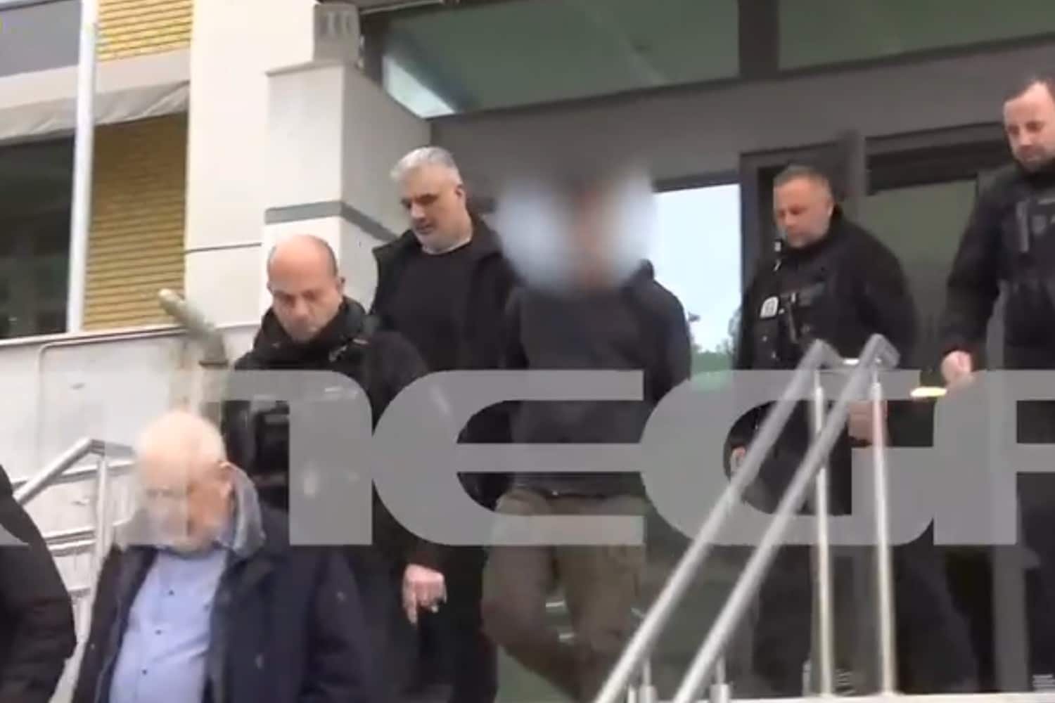 Βέροια: Στο ανακριτικό γραφείο ο 20χρονος για τον άγριο ξυλοδαρμό της 24χρονης – Οι ισχυρισμοί του